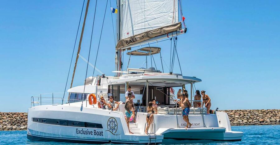 Gran Canaria: Catamaran Day Trip with Food and Drinks - Lunch beside Tasarte Beach