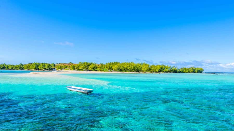 Grand Bay: Catamaran Cruise to Flat Island with BBQ Lunch - Sailing north from Grand Baie