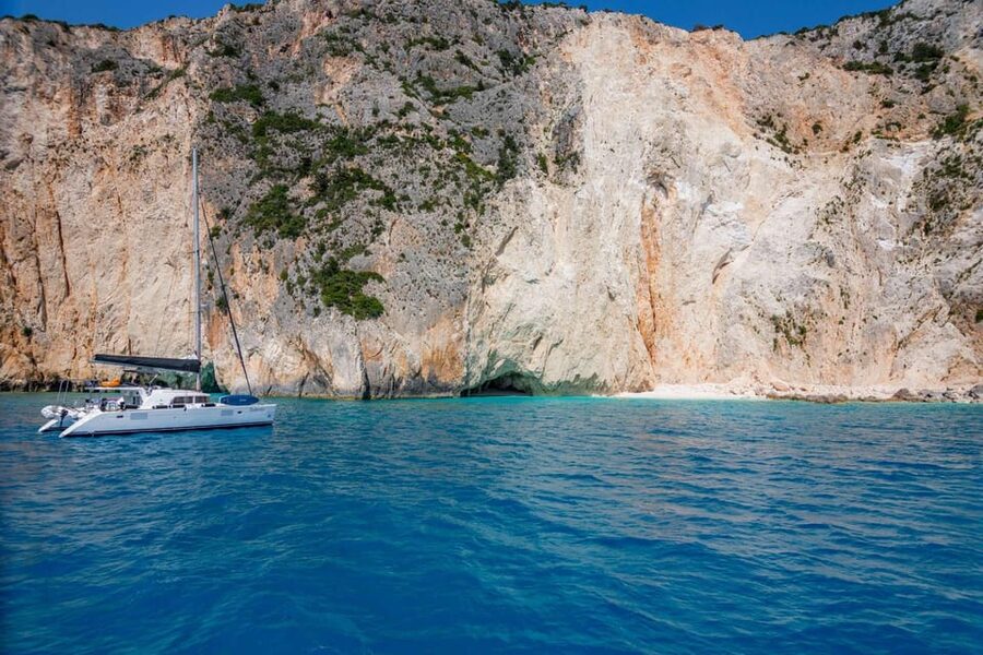 Heraklion: Catamaran Sailing to Dia island - Morning cruise or sunset return?