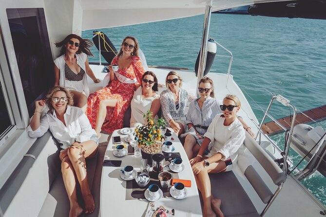 Heraklion: Private Catamaran Cruise to Dia with Meal & Drinks - A fresh Mediterranean lunch on the catamaran