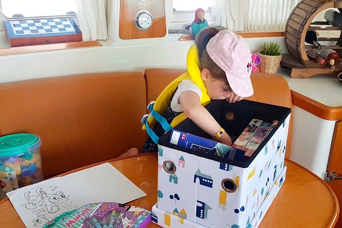 Heraklion: Private Catamaran Cruise to Dia with Meal & Drinks - What the private price really buys you