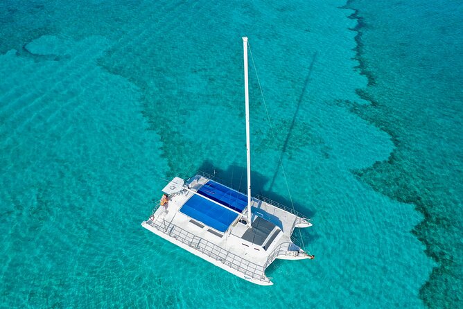 HipHop Catamaran Party from Cancun to Isla Mujeres - Safety, service, and the limits of the package