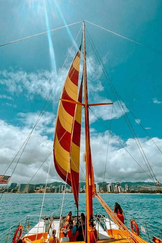 Honolulu: 90 Minute Catamaran Sunset Sail - What the 90-minute route gives you