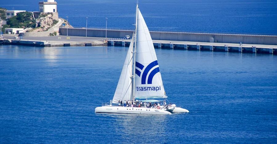 Ibiza: Catamaran Cruise to Formentera with Meal and Drinks - Practical details that make the day easier
