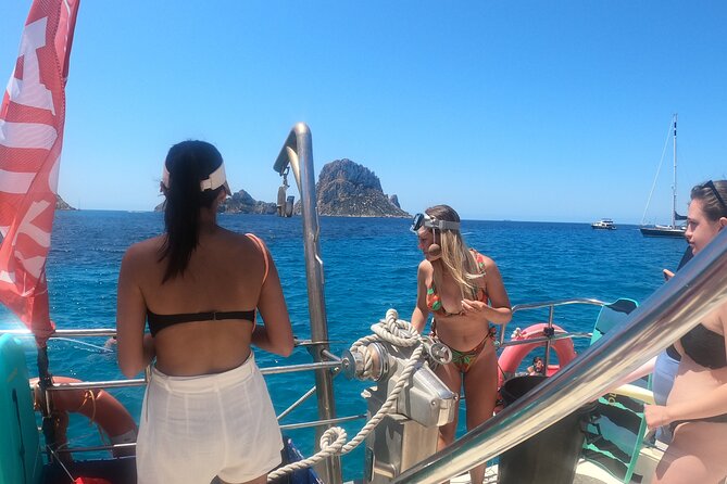 Ibiza: Es Vedrà Catamaran Cruise – Morning or Sunset - Sa Pedrera and the rock pools of Atlantis