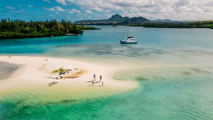 Ile Aux Cerfs: Catamaran Cruise, island, waterfalls, Lunch - Starting from Trou d’Eau Douce
