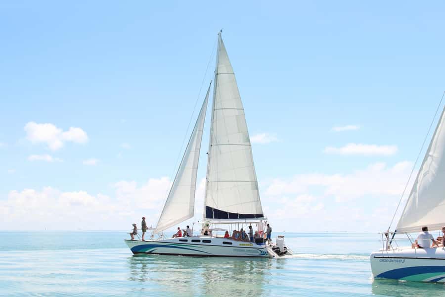 Ile Aux Cerfs Catamaran Cruise sailing from Mahebourg - The 4:00 p.m. Return to Pointe Jérôme