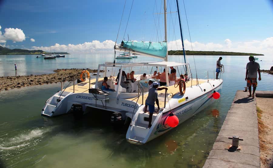 Ile aux Cerfs: The very best day by catamaran. - Setting sail from Disable Blanc