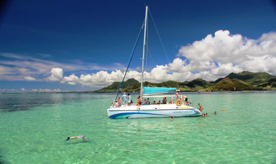 Ile aux Cerfs: The very best day by catamaran. - Free time on Ile aux Cerfs