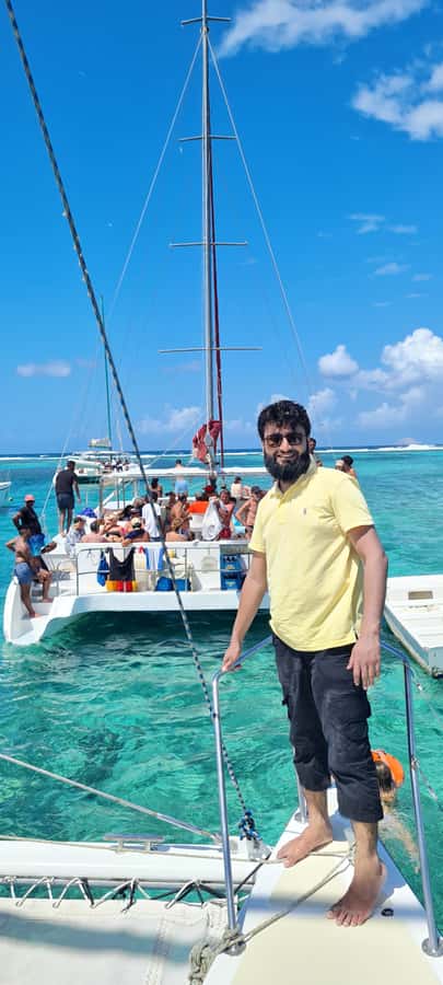 Ilot Gabriel: Catamaran Cruise & BBQ Lunch - Group size, comfort, and the social mood