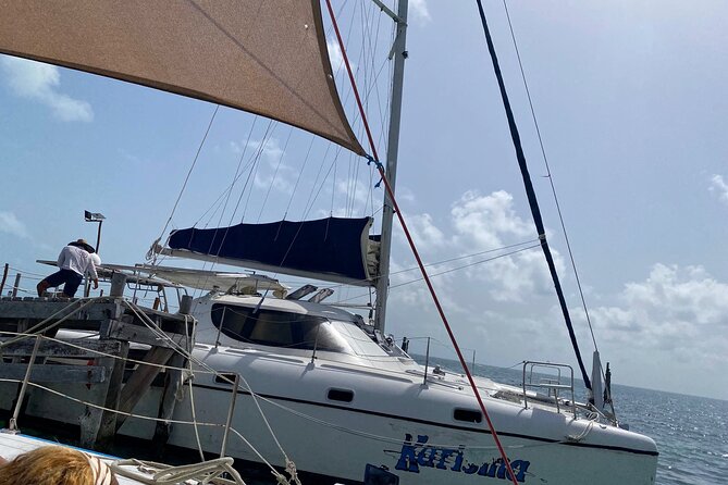 Isla Mujeres Basic Tour in Catamaran with Snorkel and Open Bar - Two hours and 20 minutes to make Isla Mujeres your own