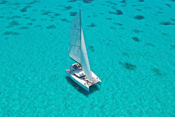 Isla Mujeres Catamaran Plus! Drinks, Snorkel & Beach Club - Sailing from Marina Albatros to Isla Mujeres