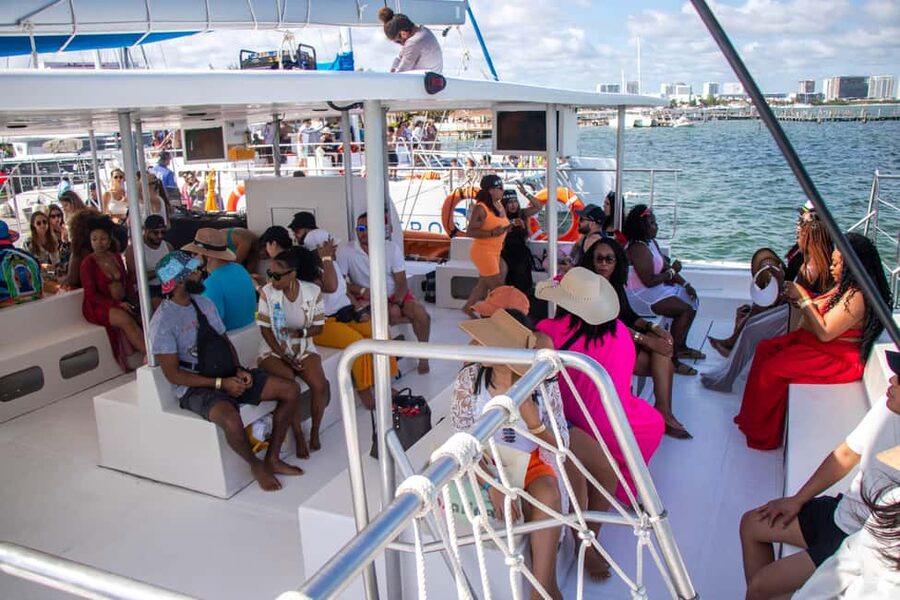 Isla Mujeres Catamaran, Snorkel & Buffet Lunch - The return sail is music, drinks, and dancing