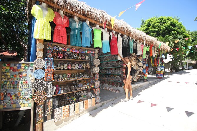 Isla Mujeres Catamaran tour with Open Bar, Lunch and Snorkeling - Lunch at the Isla Mujeres beach club