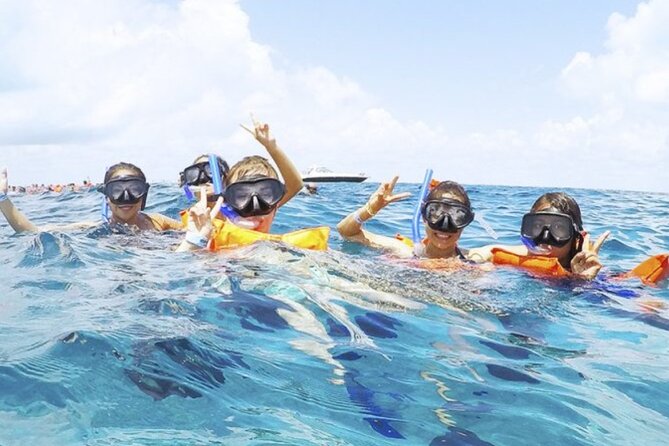 Isla Mujeres Catamaran Tour with Snorkel, Open bar and Transport - Starting at Playa Tortugas at 9 AM