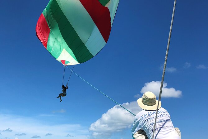 Isla Mujeres Catamaran Tour with Snorkeling at MUSA, Buffet Lunch & Open Bar - What the $20 extra fee really covers