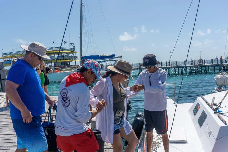 Isla Mujeres Catamaran Tour with Snorkeling & Open bar - Snorkeling above MUSA at El Meco
