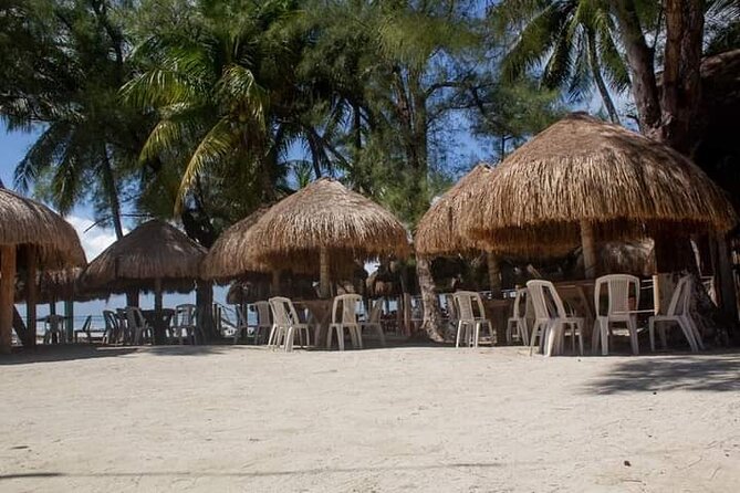 Isla Mujeres Premium Tour in Private Catamaran with Lunch - Two hours at Playa Norte