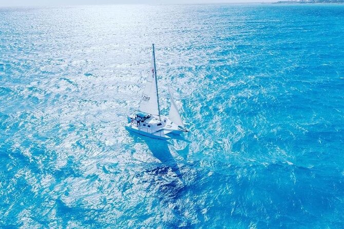 Isla Mujeres Premium Tour in Private Catamaran with Lunch - Starting at Playa Tortugas at 10 a.m.