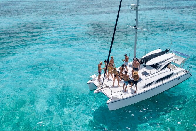 Isla Mujeres Private Catamaran, Cruising, Snorkeling having Fun!! - First stop: snorkeling near El Meco