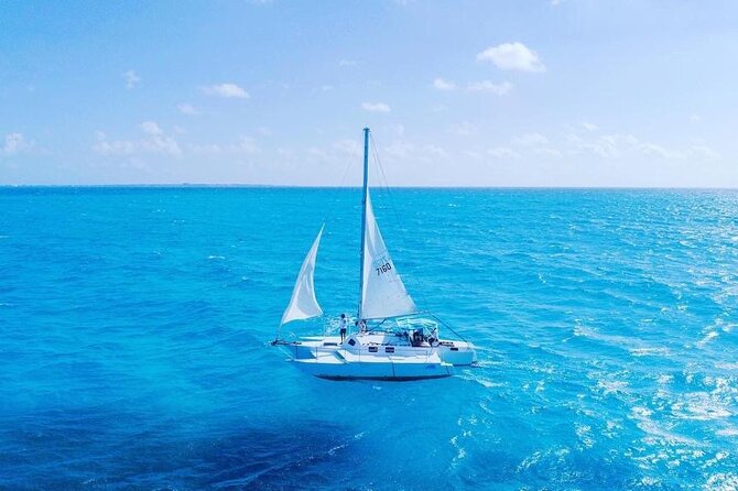 Isla Mujeres Tour in Private Catamaran with Snorkel and Lunch - A private sailing day from Playa Tortugas