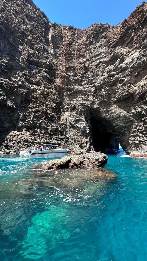 Kauai: Na Pali Coast Deluxe Power Catamaran Tour - Food, drinks, and the small comforts that matter