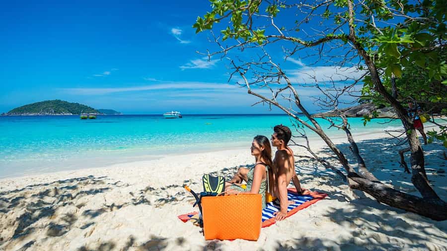 Khao Lak : Similan Islands Speed Catamaran Premium Morning - The ride home is long but well supplied