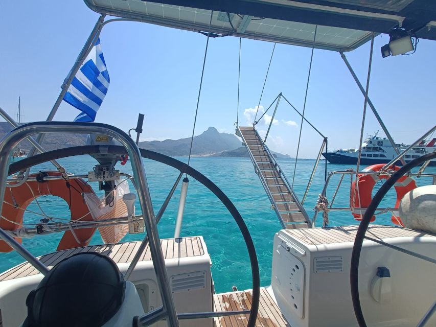 Kissamos: Catamaran Cruise to Balos & Gramvousa with Lunch - The 1.5-hour sail toward Balos