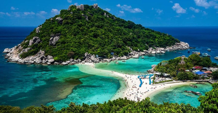 Koh Samui: Koh Tao and Nangyuan Snorkeling Tour by Catamaran - Koh Nangyuan’s beach and famous viewpoint