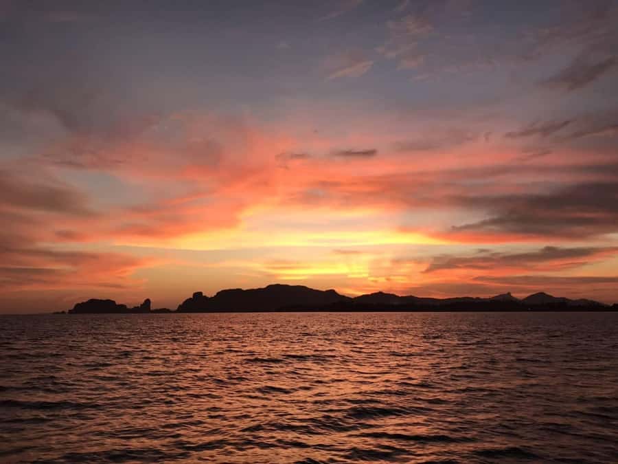 Krabi: Luxury Sunset Cruise to 4 Islands by Power Catamaran - Chicken Island and Ko Poda in short visits