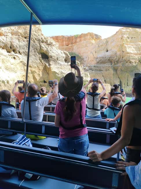 Lagos: Benagil Caves Catamaran Tour (2.5 hours) for the whole family - The western beaches on the way back