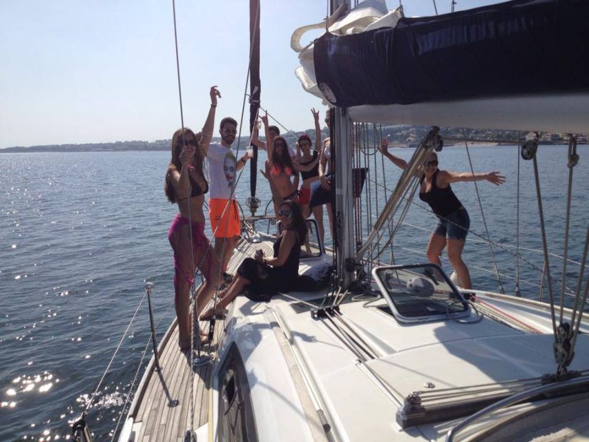 Lisbon 2H Private Tour by SAILBOAT / SAIL or POWER CATAMARAN - Key points to know before you book