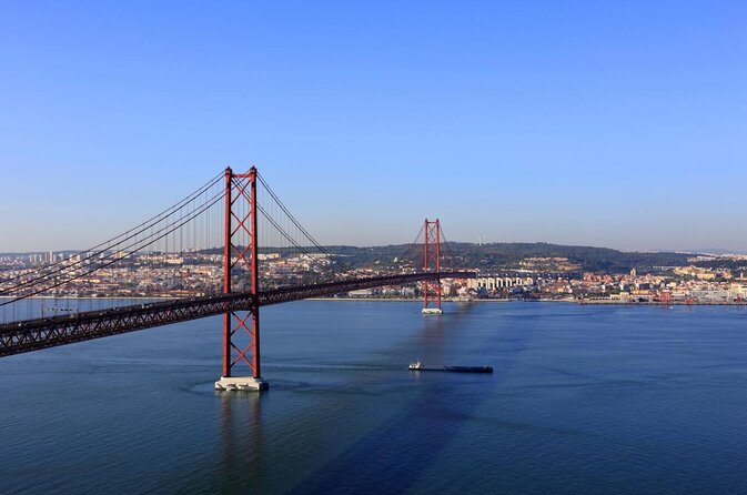 Lisbon: Catamaran Luxury Sunset and Wine Tour - Key things to know before you book