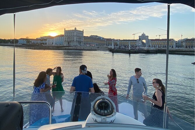 Lisbon: Catamaran Luxury Sunset and Wine Tour - The wider river: Seixal and Trafaria