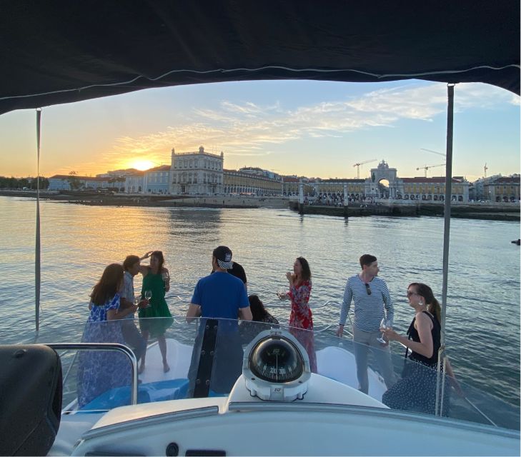 Lisbon: Private Luxury Catamaran Tour with Welcome Drink - The 2-hour cruise: landmarks, wine, and a compact route