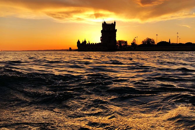 Lisbon: Sunset Cruise With Drinks on Spacious Yacht - The return beneath Lisbon’s red bridge