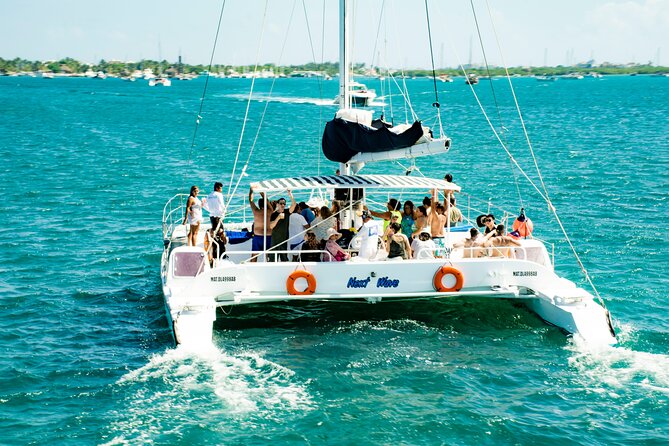 Live The Luxury Catamaran Isla Mujeres Tour in Cancun - The beach club and buffet lunch