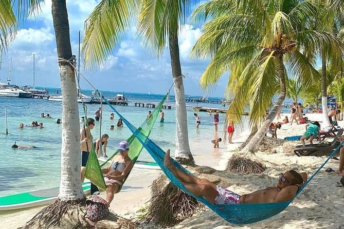 Live this unique experience. Catamaran to Isla Mujeres Tour. Open Bar included. - The snorkel stop depends on the weather