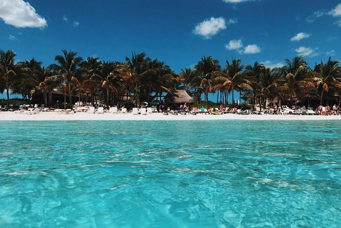 Live this unique experience. Catamaran to Isla Mujeres Tour. Open Bar included. - Playa Langosta sets the rhythm from the start
