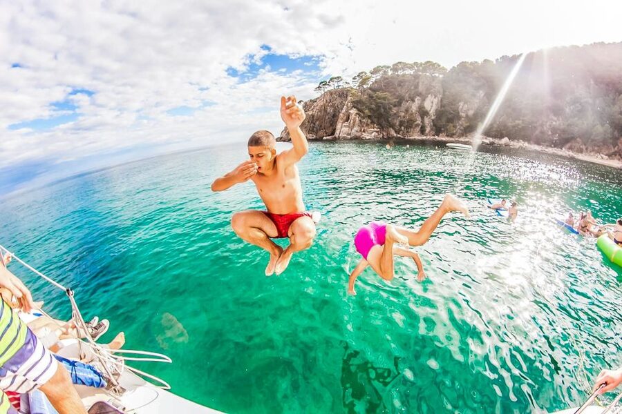 Lloret de Mar: Catamaran Sailing Cruise with BBQ and Drinks - Practical details that can make or break the day