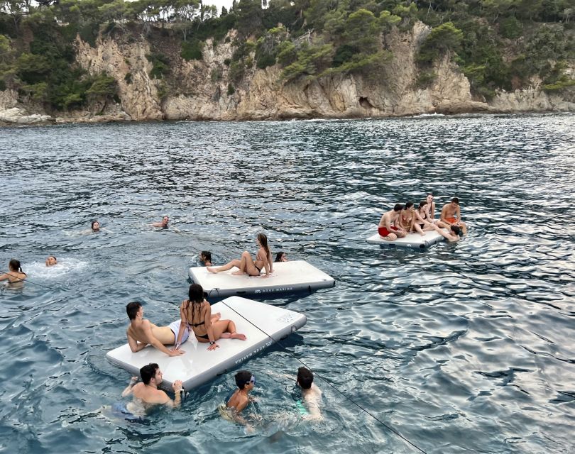 Lloret de Mar: Sunset Catamaran Cruise with DJ and Drinks - How it compares with a standard boat trip