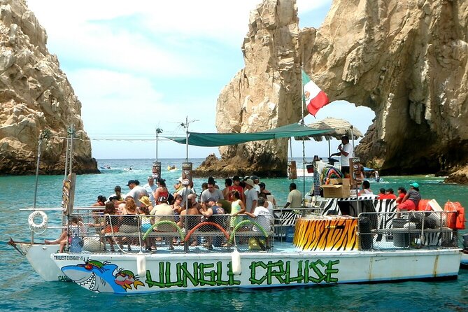 Los Cabos Catamaran: Iconic Sunset Cruise with Drinks & DJ - Sunset sailing with The Arch in view