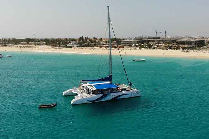 Lounge Catamaran SODADE Half-Day - Drinks, snacks, and the social side of SODADE