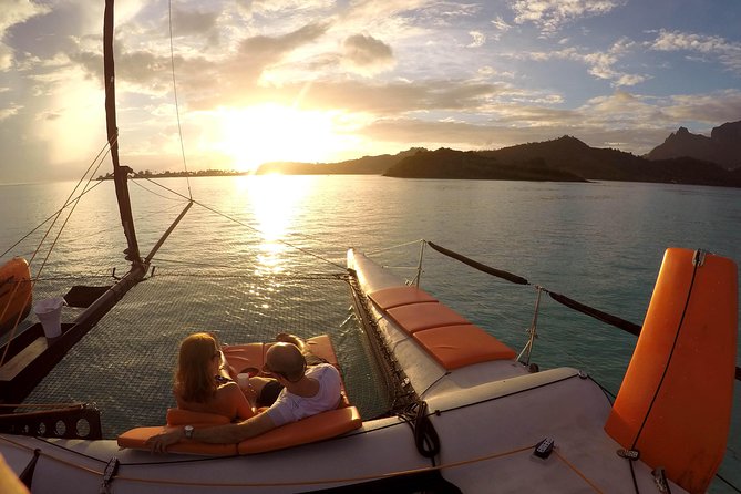 LUXURY Catamaran Bora Bora : The Sunset Escape - The quiet part of the sail