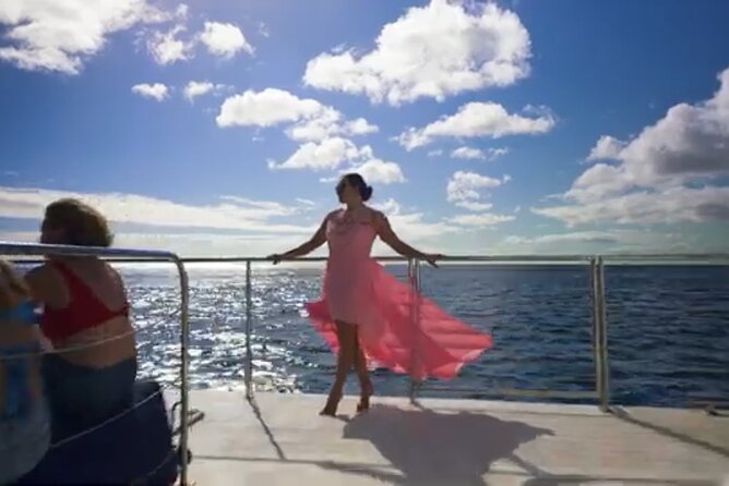 Luxury Catamaran Cruise from Oahu - What the two-hour route actually shows you