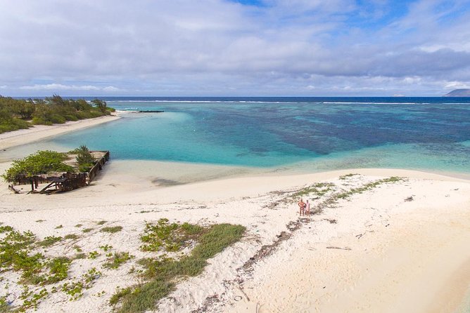 Luxury Catamaran Cruise: The Northern Islands - Barbecue lunch and drinks on the return leg