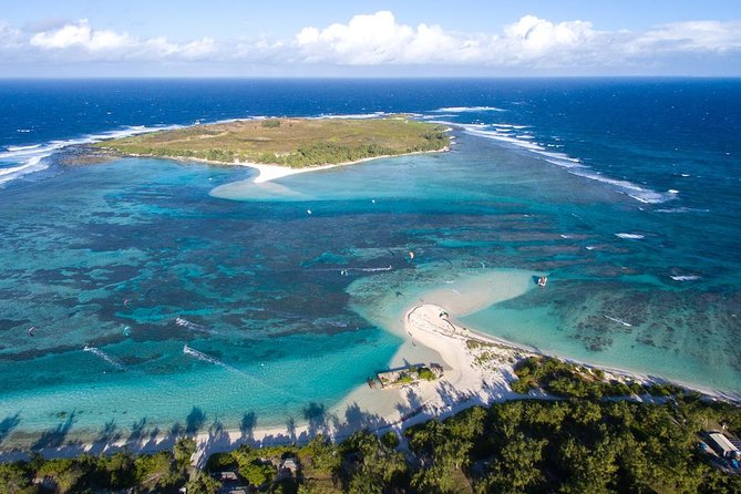 Luxury Catamaran Cruise: The Northern Islands - Ilot Gabriel, a short stop with big scenery
