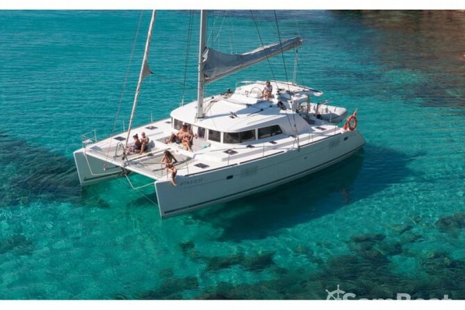 Luxury catamaran from Porto Rafael-Palau to the Maddalena Archipelago - Spargi begins the day with clear water and white sand