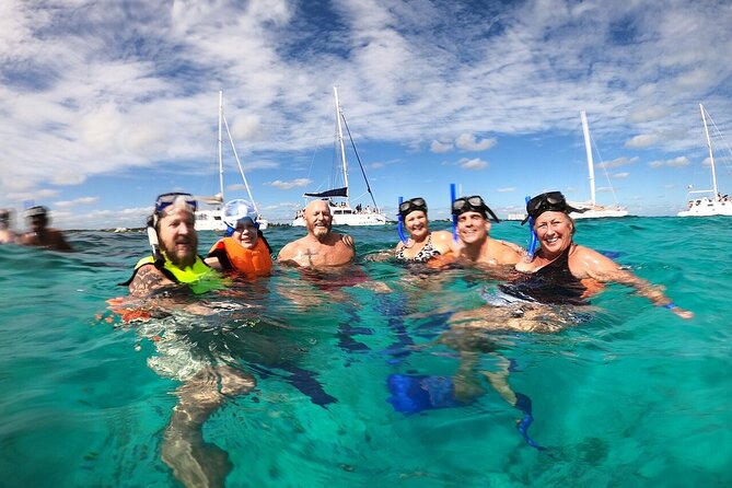 Luxury Catamaran Privilege to Isla Mujeres + Open Bar VIP - Lunch at the beach club