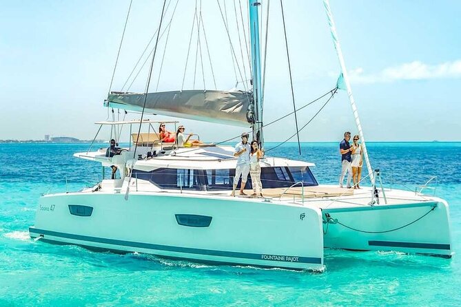 Luxury Catamaran Privilege to Isla Mujeres + Open Bar VIP - The catamaran ride across the Mexican Caribbean